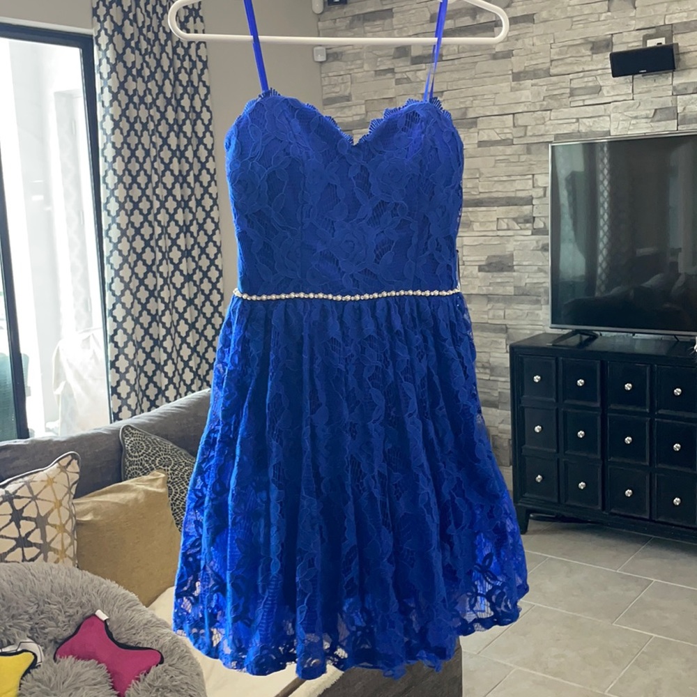 Homecoming dress l. Size 3